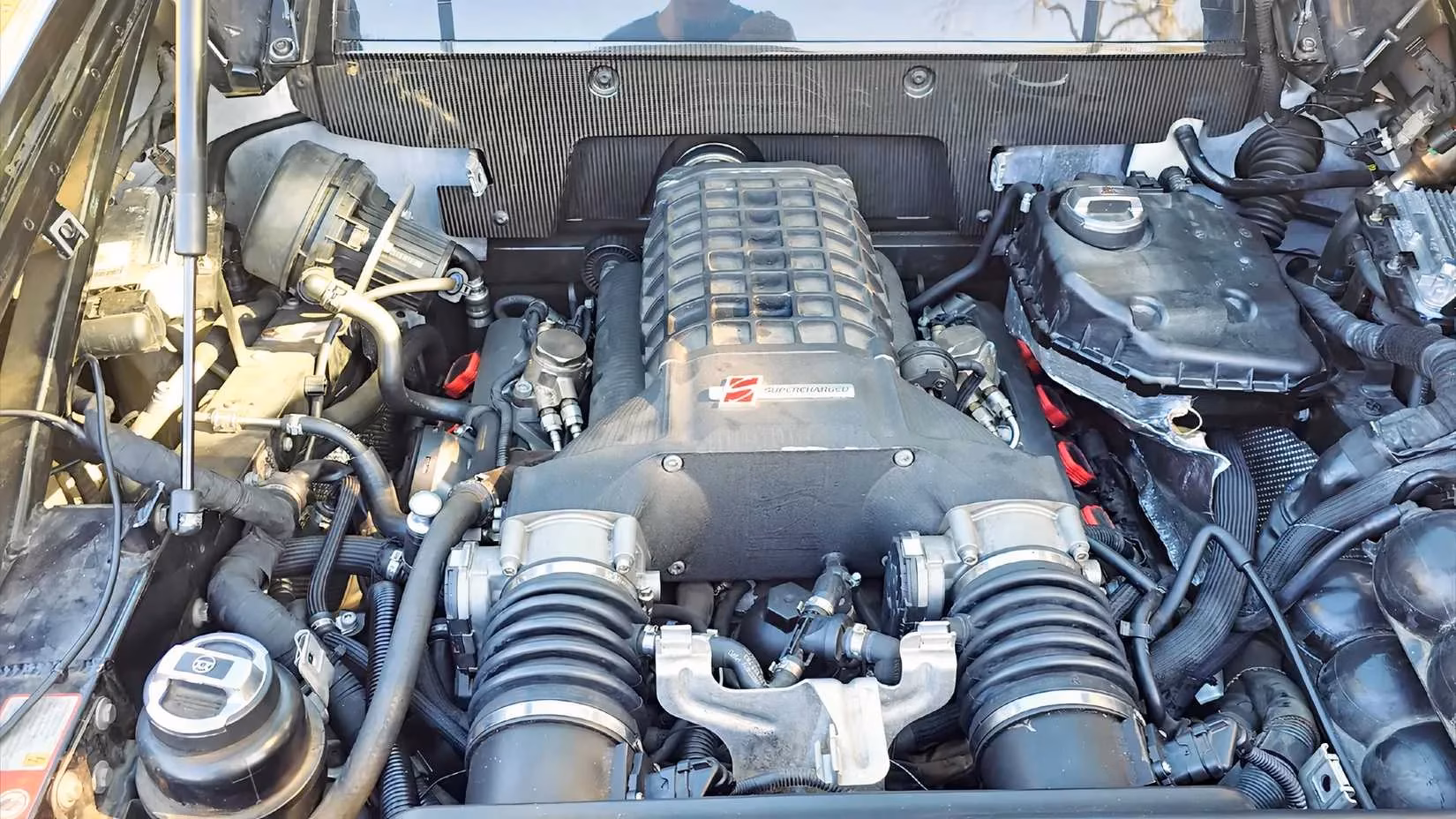 the-supercharged-audi-r8-v10-mystery-an-auction-find-with-a-forgotten-past-image-1