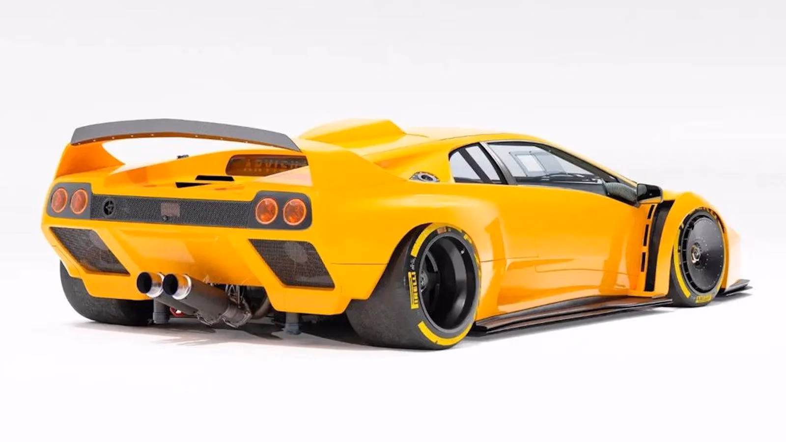 why-the-lamborghini-diablo-gtr-widebody-still-matters-in-2026-image-0